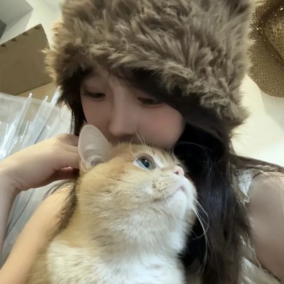 模仿女孩